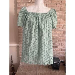 Sage Green eyelet blouse! Sz M